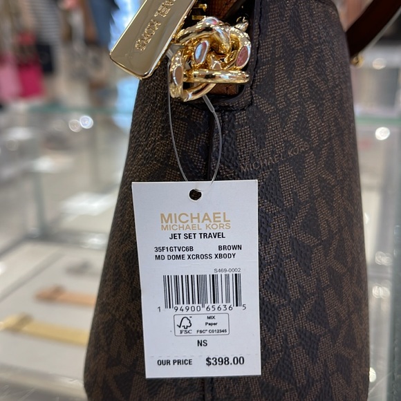 MICHAEL KORS
Jet Set Travel Medium Logo Dome Crossbody Bag
NWT - Picture 5 of 16